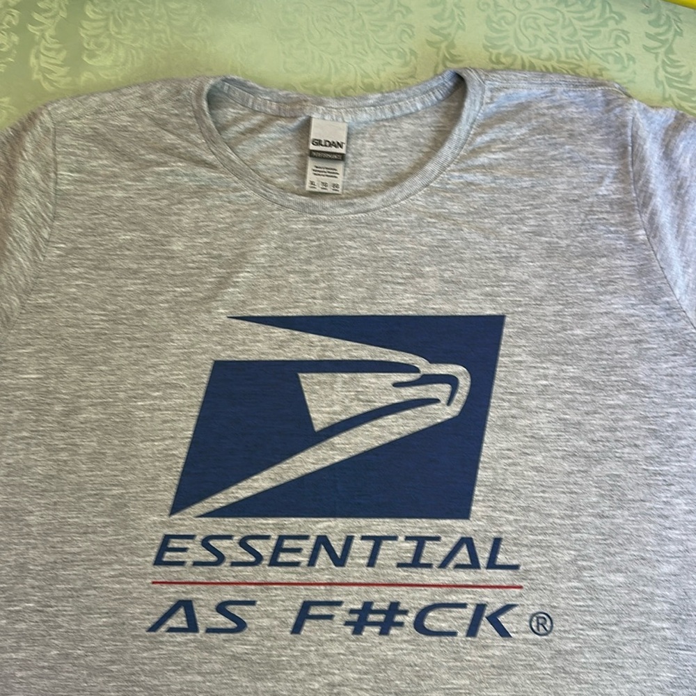 Vintage USPS women performance lightweight XL graphic top (A)